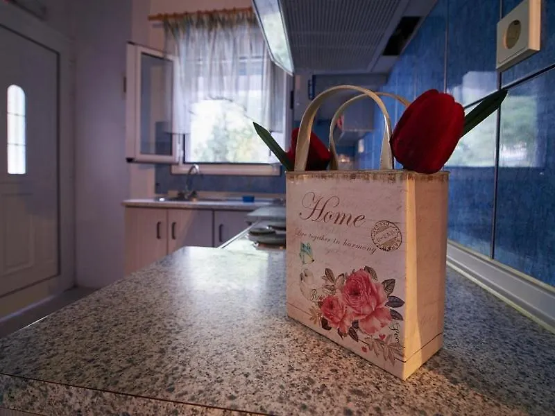 Toroni Dreams Apartment